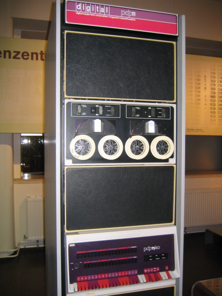 Minikomputer PDP-11